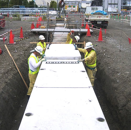 写真:火力発電所内水路工事 水路設置